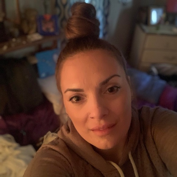 Meet your Posher, Crystal - Picture 1 of 1